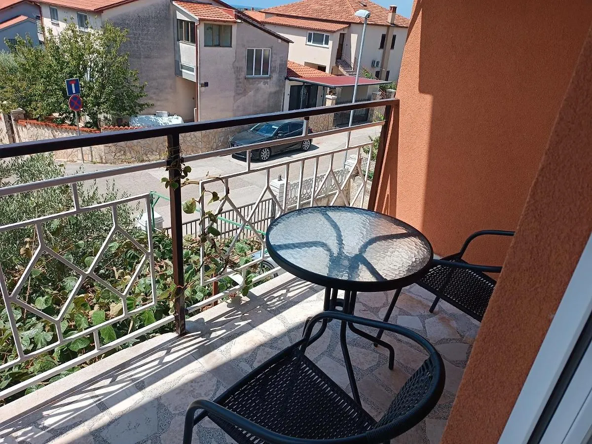 Nika Apartment Pula 0*,  Hırvatistan